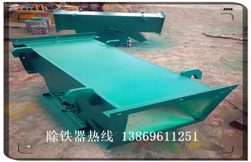 管道除鐵器，管道除鐵器工作原理視頻_遠(yuǎn)力管道除鐵器工作原理視頻12000高斯_可定制工作原理_安裝示意圖