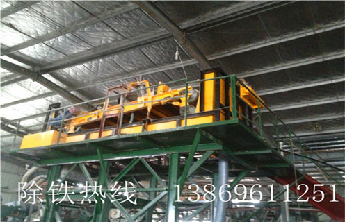 永磁帶式除鐵器，四川永磁帶式除鐵器工作原理_如何卸鐵國(guó)家標(biāo)準(zhǔn)安裝工作視頻_四川永磁帶式除鐵器工作原理 